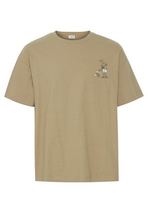 T-shirt beige in cotone, con maniche corte e una grafica che rappresenta una persona che annaffia dei fiori nella parte sinistra del petto.