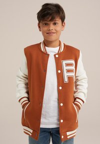 WE Fashion Bomber jakna - brown