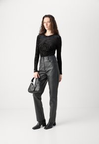 Scotch & Soda BURN OUT LONG SLEEVE - Hosszú ujjú felső - black