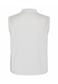 Veste blanche sans manches avec col, vue de dos avec un ourlet droit et une texture de tissu lisse.