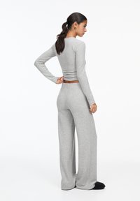 PULL&BEAR WIDE - Hlače - light grey