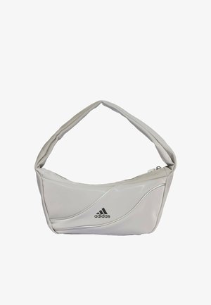 Pequeña bolsa blanca de Adidas para llevar al hombro con un diseño curvado y cierre de cremallera en la parte superior.