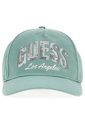 Lichtgroene honkbalpet met zilverkleurige pailletten "GUESS" en witte geborduurde tekst "Los Angeles" aan de voorkant.