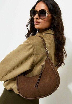 New Look, TAN   CURVED BASE OVAL SHOULDER BAG - Handtasche - tan