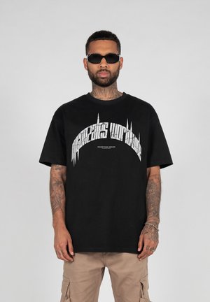 Apdrukāts T-krekls - black