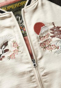 Superdry & Co SUKAJAN EMBROIDERED - Bomberjakke - sandshell beige