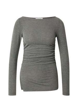 Grijs longsleeve bovenstuk met een bootnek, voorzien van geplooide zijkanten en een zijsplit. Gemaakt van een zachte, rekbare stof.