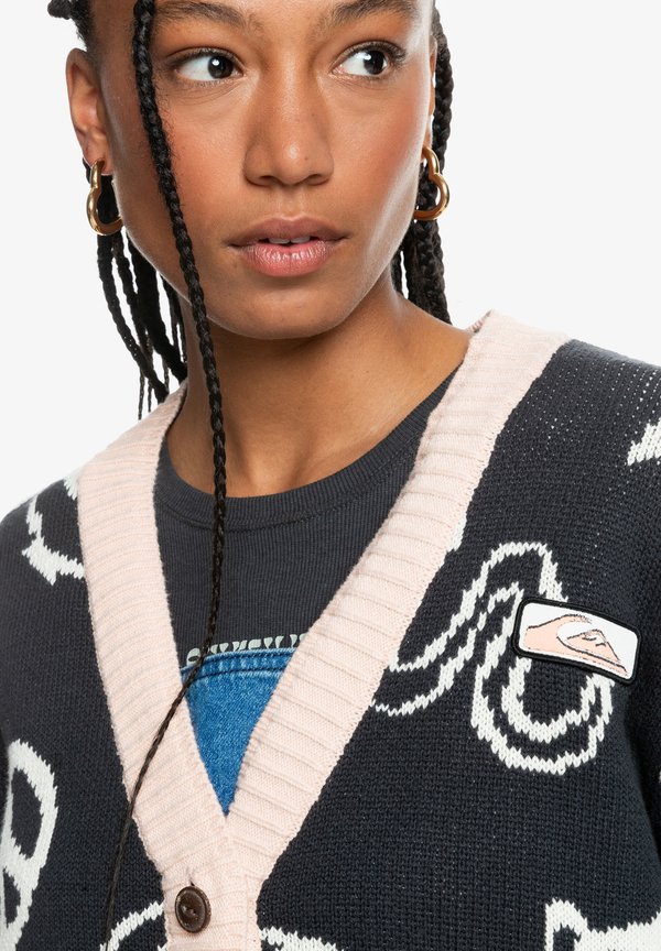 Cardigan - tarmac fun zone2