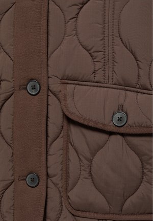 PULL&BEAR, COLLARLESS POCKETS - PUFFER JACKET - Winter jacket - brown