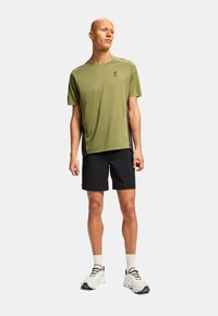 On LIGHTWEIGHT - Sportiniai šortai - black