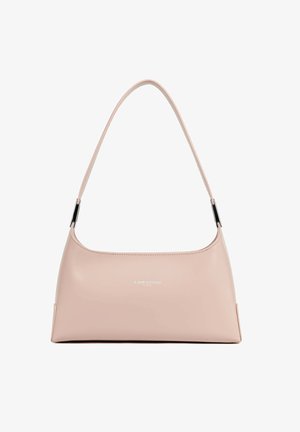 Borsa a mano in pelle rosa con una texture liscia, parte superiore curva e una corta tracolla. Presenta un logo discreto sulla parte anteriore.