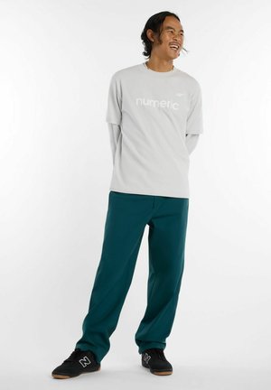 NUMERIC - T-Shirt print - grey matter