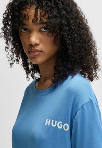HUGO UNITE - Pyjamasöverdel - light blue