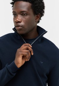 Mustang STYLE EVERETT - Pullover - blau