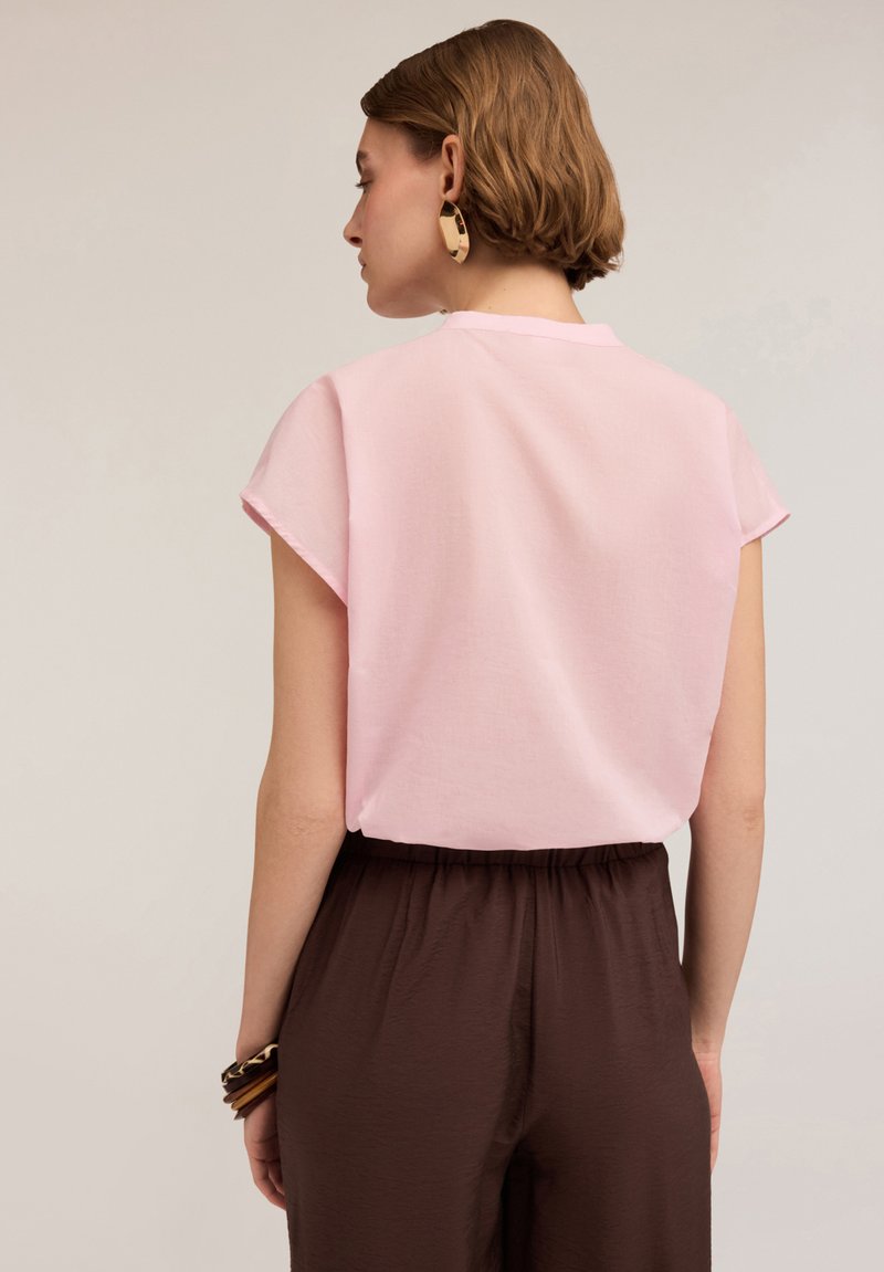 Motivi CON MANICHE A KIMONO Camicia rosa/fuxia