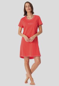 Schiesser KURZARM ESSENTIALS - Noční košile - rot