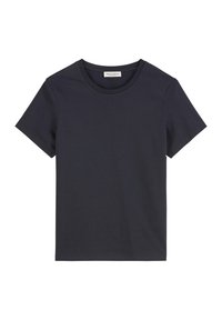 T-shirt in cotone blu navy con scollatura rotonda, maniche corte e vestibilità regolare. Dettagli dell'etichetta visibili sul colletto. Texture liscia.