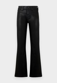 Fekete, magas derekú farmer enyhe bővüléssel, elől gombos és cipzáras záródással, valamint ötlovas zseb stílussal, sima világos háttéren.