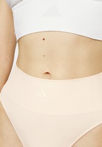 adidas Sportswear SPORT THONG - String - peach whip
