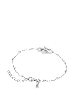 Delikat sølvkæde armbånd med små perler, et perleindbundet hjertevedhæng, hummerlås og et rektangulært brandmærke.