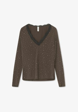 Braunes Langarmshirt mit V-Ausschnitt und Spitzenbesatz sowie verstreuten weißen Punkten. Weiches Material, gerader Saum und lockere Passform.