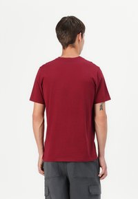 Hollister Co. ICON CREW - Paprasti marškinėliai - dark red