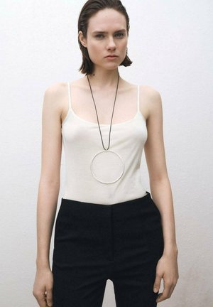 Top - off white
