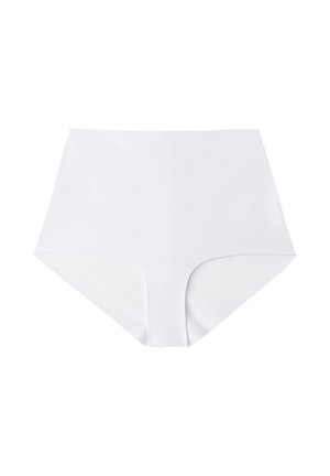 Braguitas de talle alto blancas hechas de un tejido suave. Presentan una cobertura total con un diseño sin costuras y sin adornos visibles.