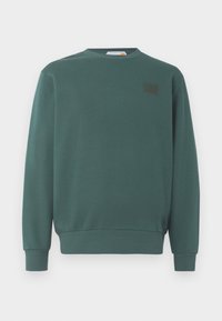 BADGE CREW NECK - Pusa - green gables