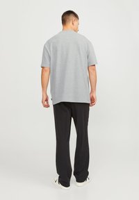 Jack & Jones PREMIUM JPRBLAHARVEY TEE UNISEX - Camiseta básica - light grey melange