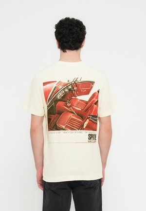 EXCLUSIVE CHASE HEALY - T-shirt con stampa - white