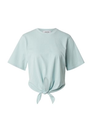 T-shirt en coton bleu clair avec des manches courtes, un col rond et un détail noué à l'avant. Texture lisse et design décontracté.