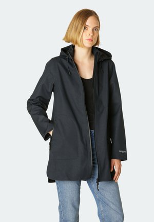 Lange dunkelblaue wasserdichte Jacke mit Kapuze, Reißverschluss vorne und zwei seitlichen Taschen. Verfügt über verstellbare Kordelzüge und einen lässigen Schnitt.