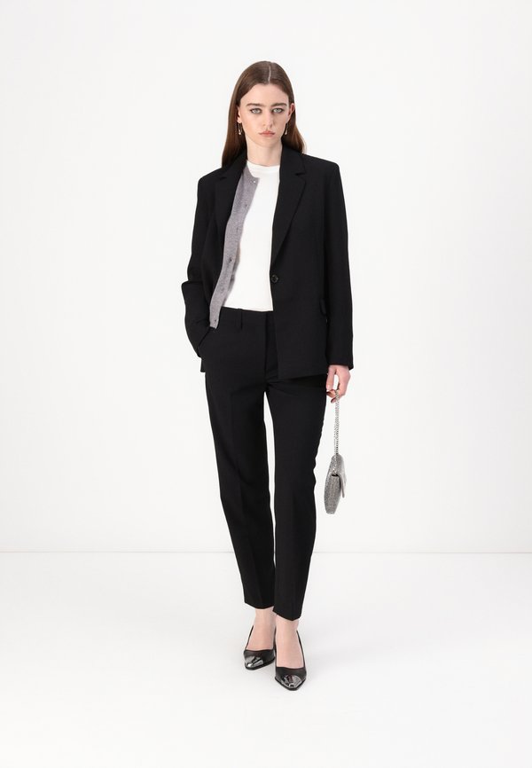 JANET ATTIRED SUITING - Blazer4