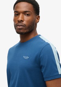 Superdry & Co ESSENTIAL LOGO RETRO - Camiseta estampada - pilot mid blue china blue
