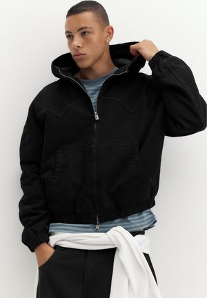 PULL&BEAR, HOODED - BOMBER JACKET - Veste en jean - black