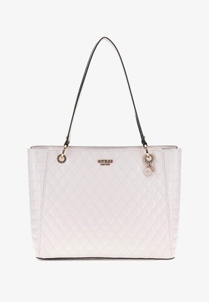 Sac fourre-tout matelassé rose en matériau synthétique avec des finitions noires, des accessoires dorés et un pendentif sur l'étiquette. Dispose de deux anses de soutien à l'épaule.