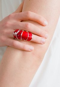 Vivienne Westwood ARTEMIS UNISEX - Prstan - burgundy resin