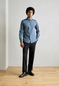 Scotch & Soda SEASONAL ESSENTIALS STRIPED SHIRT - Formāls krekls - night