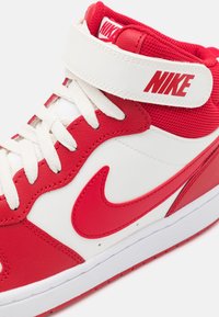 Nike Sportswear COURT BOROUGH MID 2 UNISEX - Sapatilhas de cano alto - sail/gym red/white