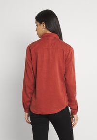 VILA VIBISTA SU-NOOS - Blusa com botões - burnt henna