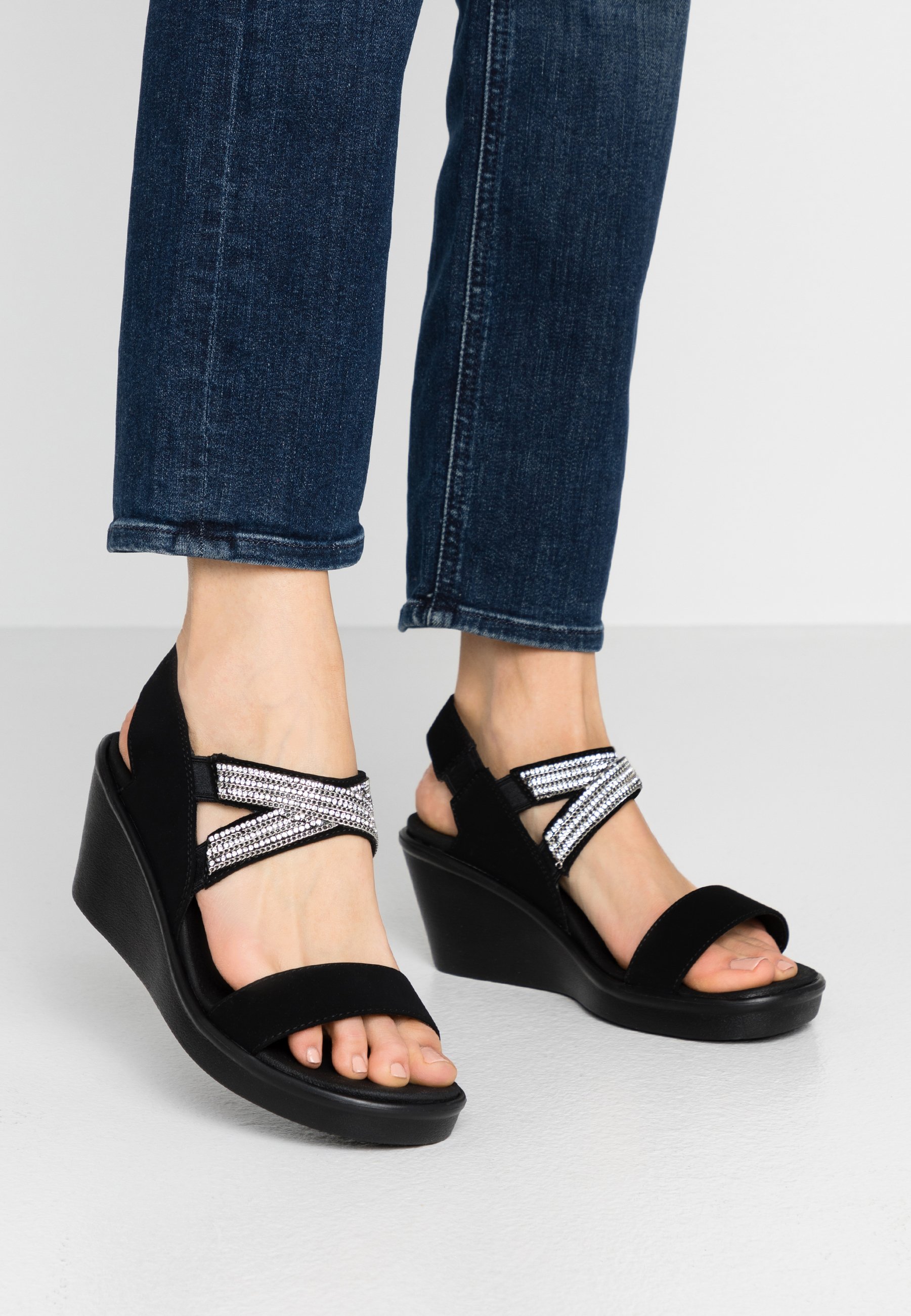 skechers rumble on sandals