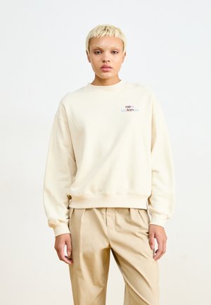 New Balance FRENCH TERRY  LOGO CREW - Sudadera - beige