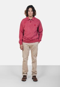 Trendsplant SAUCE LOOPBACK PIGMENT DYED - Sportska majica - light red