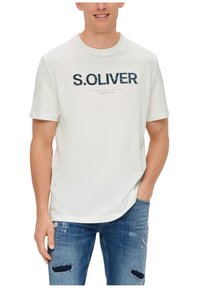 s.Oliver MIT FRONTPRINT - T-shirt print - weiß