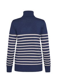 Pulover bleumarin cu guler înalt și dungi orizontale crem. Fabricat dintr-un material tricotat moale, având mâneci lungi și mansete cu model jucat.