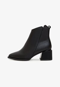 Unausgewählt, black