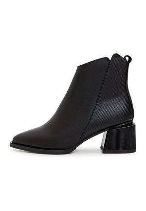 Overknees - black