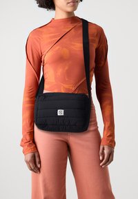 MSCH Copenhagen ICON CROSSOVER BAG KEY - Cross body bag - black