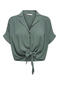 Korte mouw, knoop-blouse van zachte groene stof met een gestrikt knoopdetail aan de onderkant. Soepele textuur met een subtiele val en een relaxte pasvorm.
